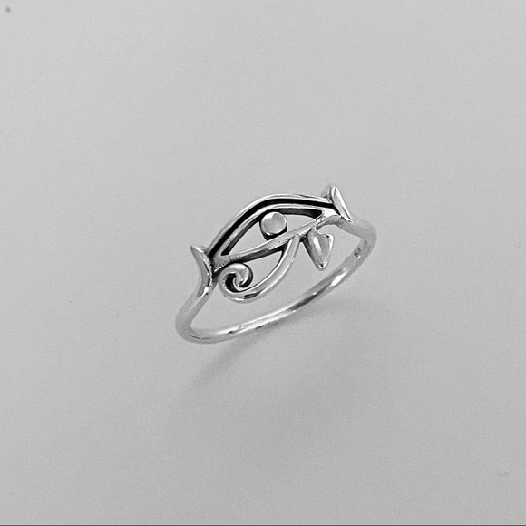 Sterling Silver Little Ra Eye Ring, Evil Eyes, Eyebrows, Silver Rings, Eyelashes - Picture 2 of 12
